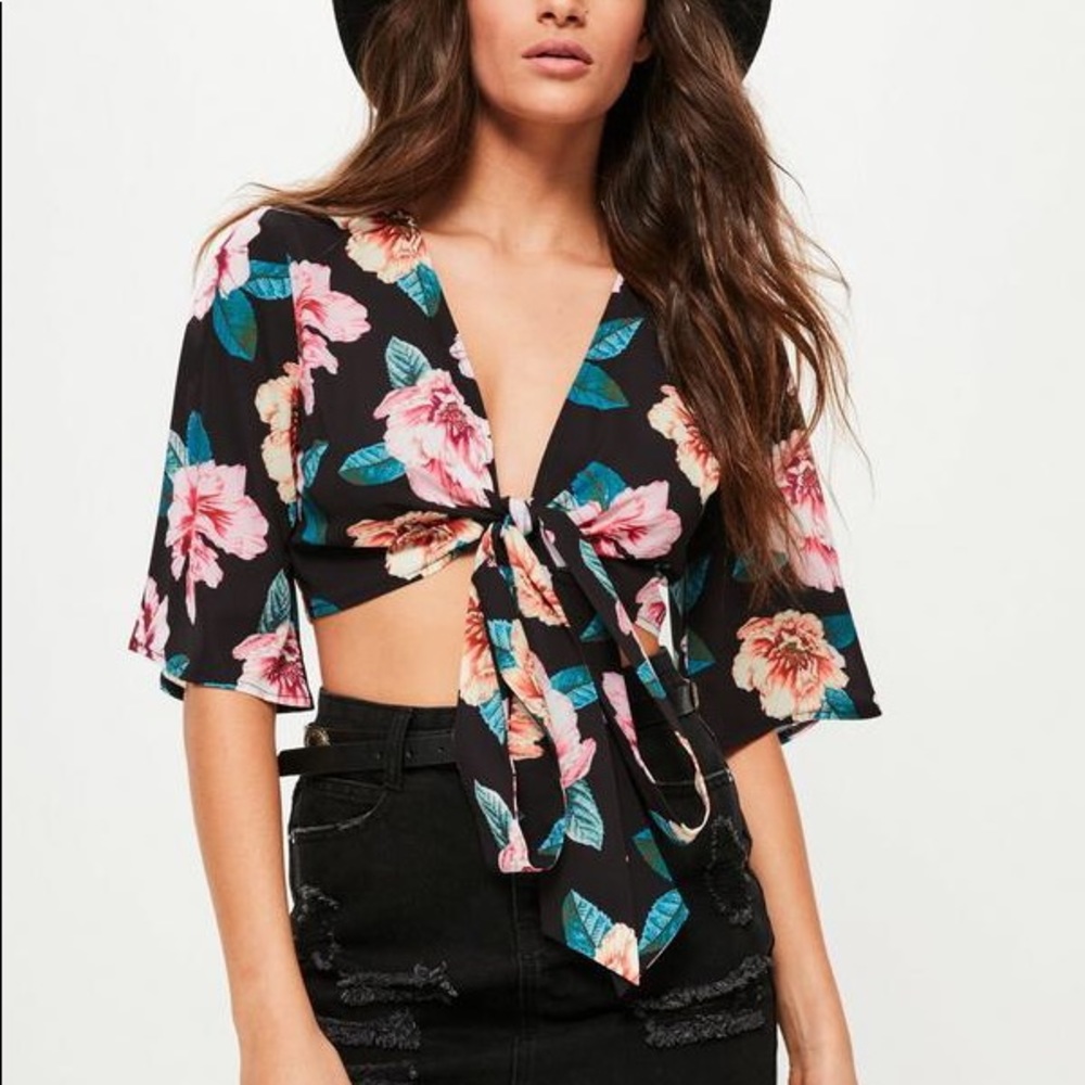 NWT Missguided floral tie cropped blouse